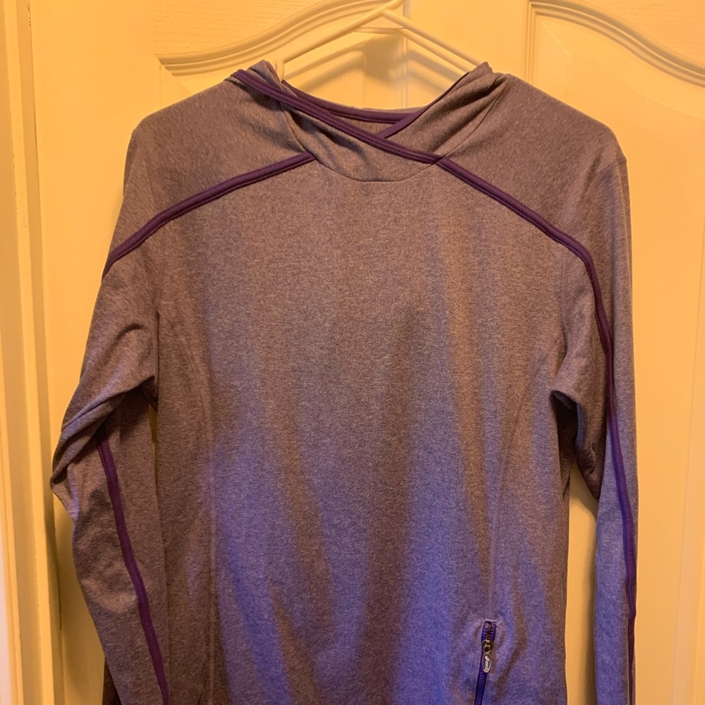 ASICS Light Pullover Sweater